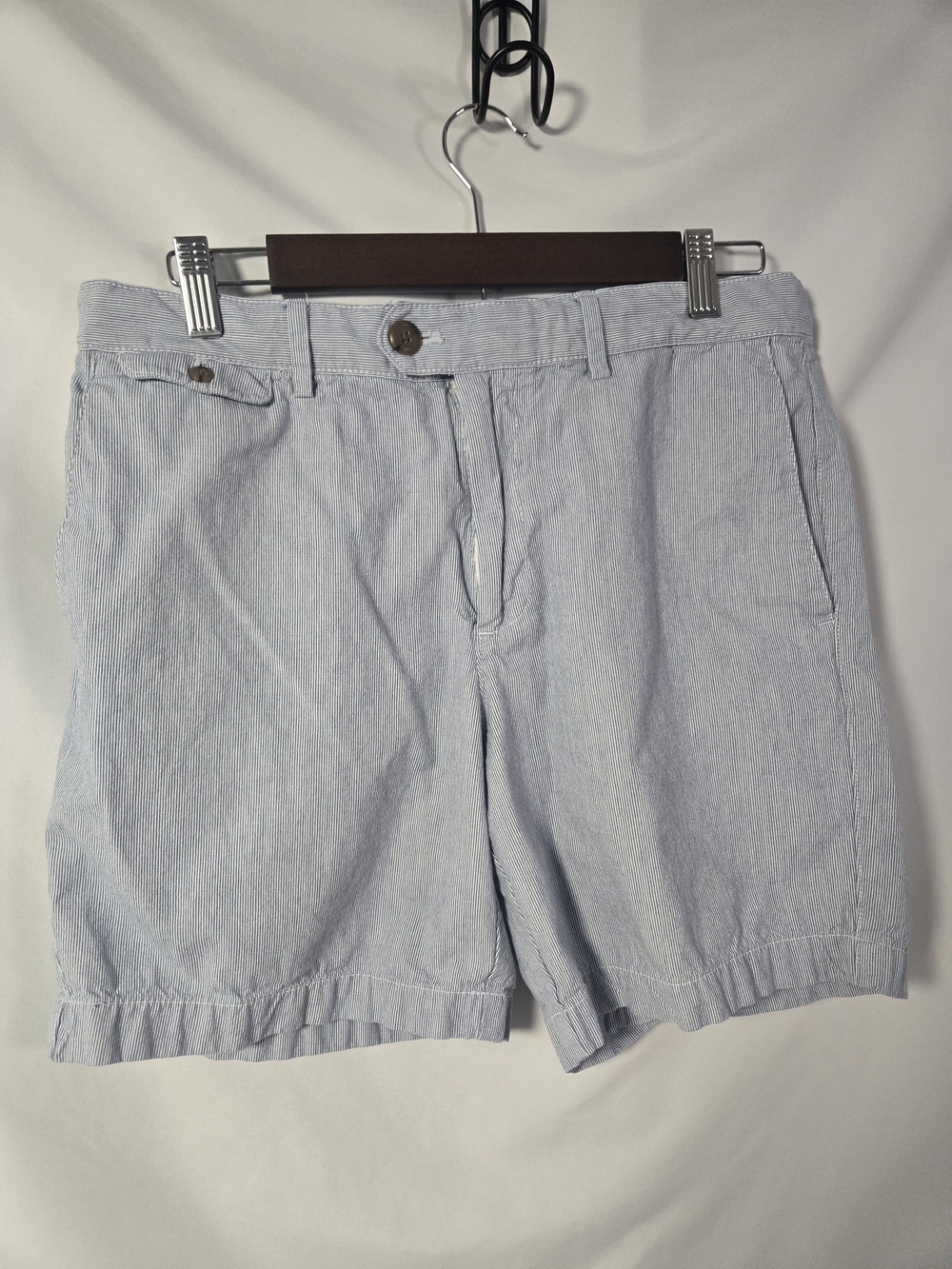Banana Republic Light Blue Seersucker Flat‑Front Shorts 32